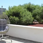 Alojamento de Acomodação e Pequeno-almoço Costa Merlata Ostuni *